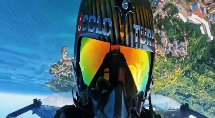 SoloTürk, Ordu'da gerçekleştirdiği gösteri uçuşunun uçak içi görüntülerini paylaştı