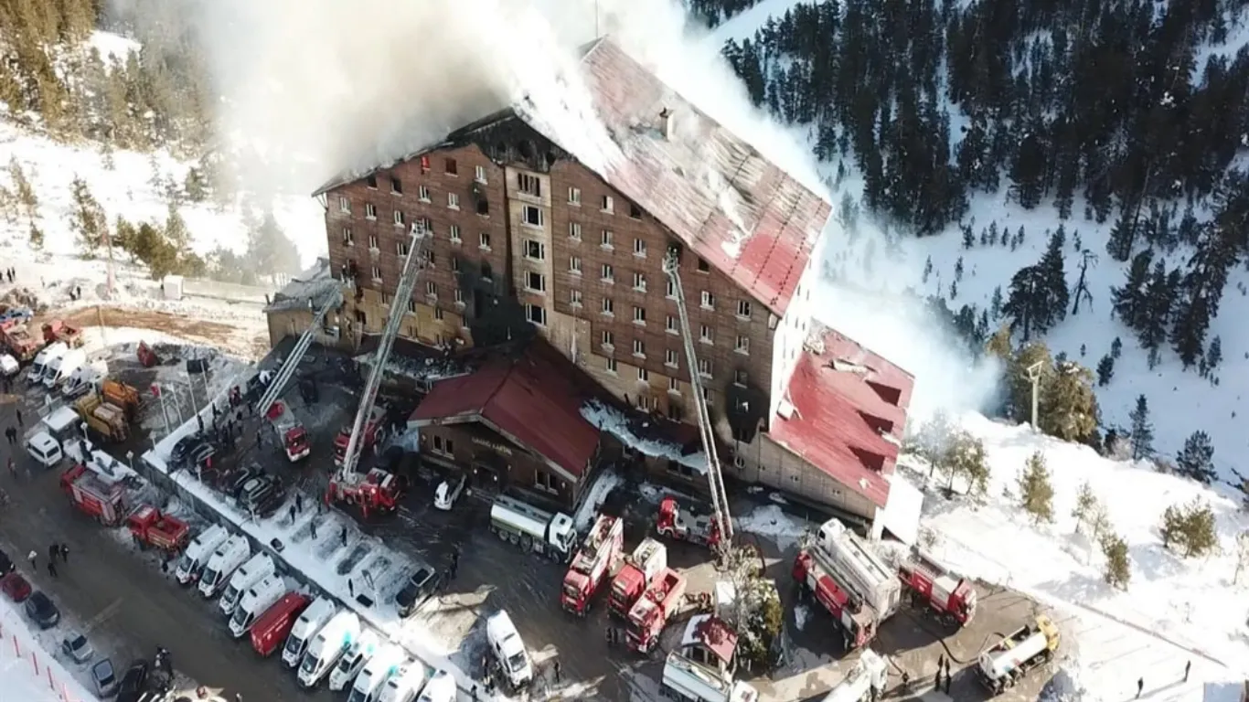 Grand Kartal Otel’de 78 kişinin yaşamını yitirdiği yangın faciasının iddianamesi kabul edildi