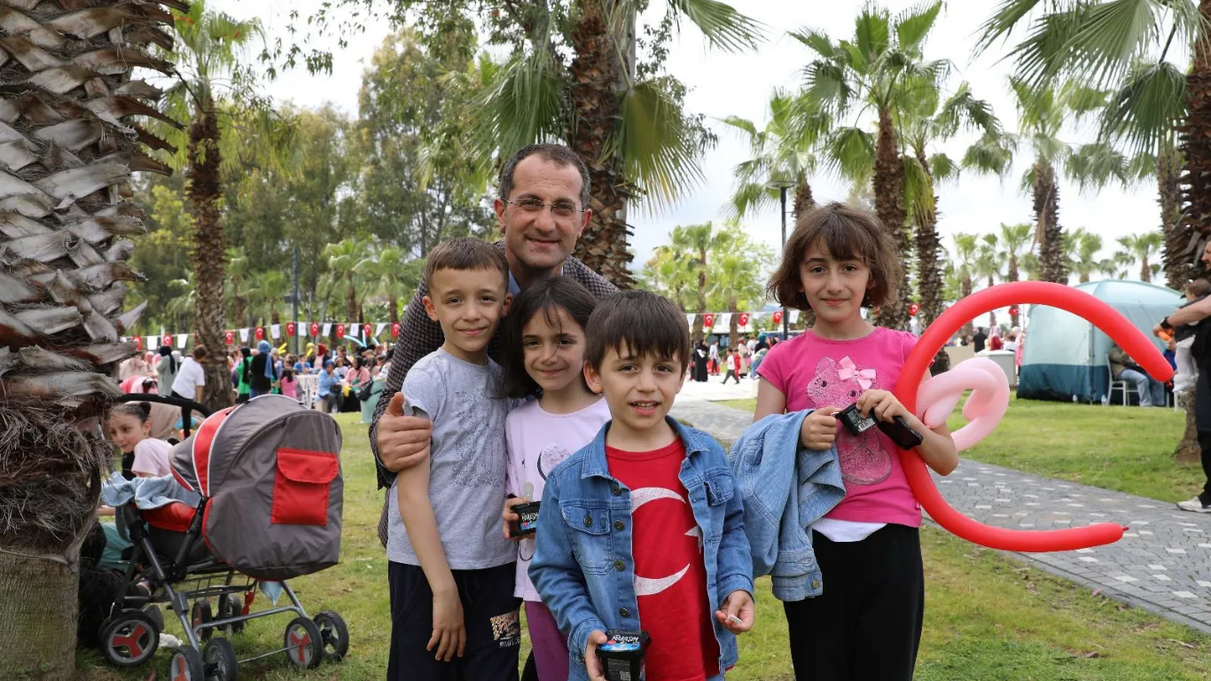 Akçaabat Belediyesi'nden çocuklara renkli şenlik