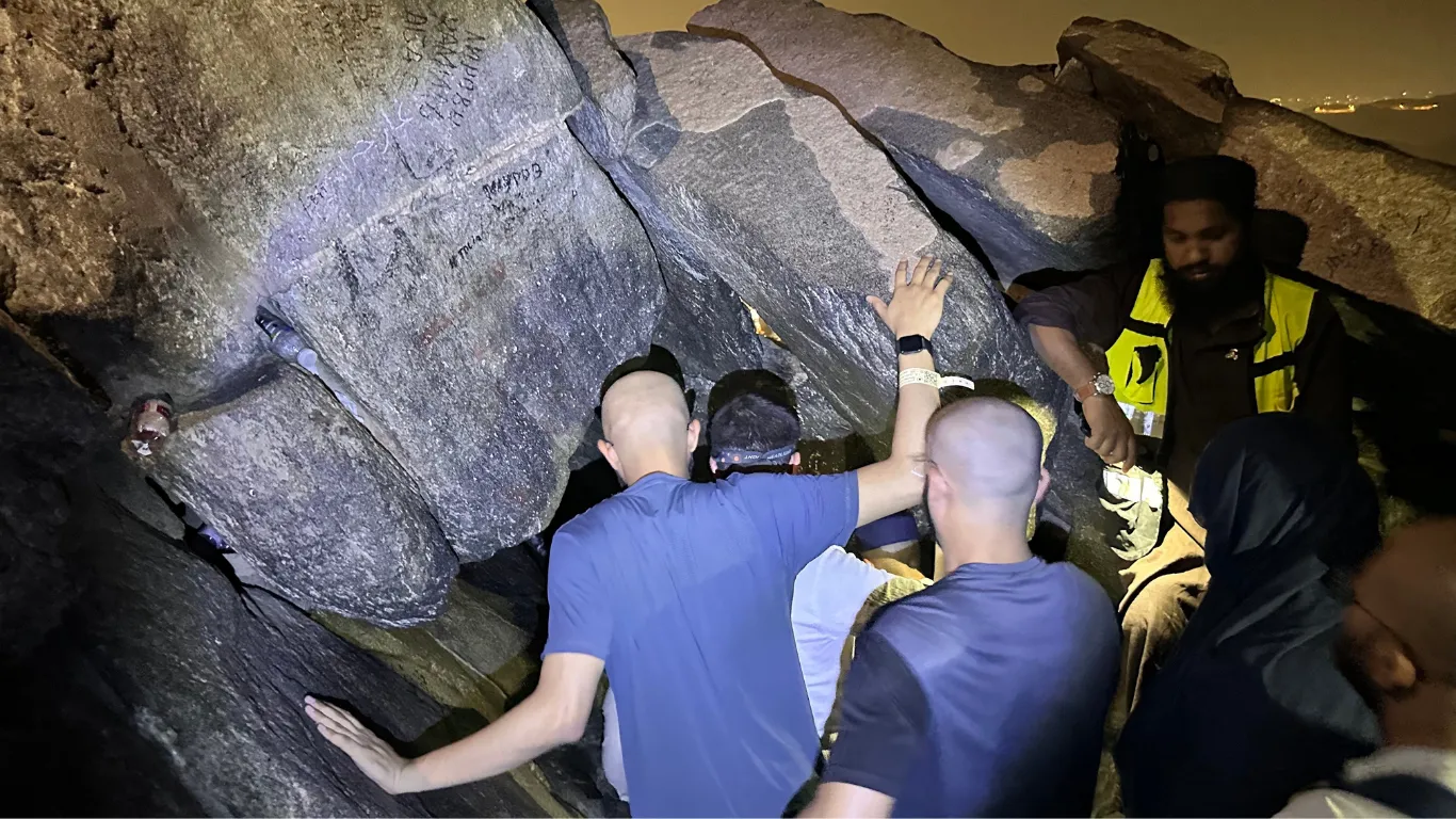 Nur Dağı hacı adaylarının akınına uğruyor