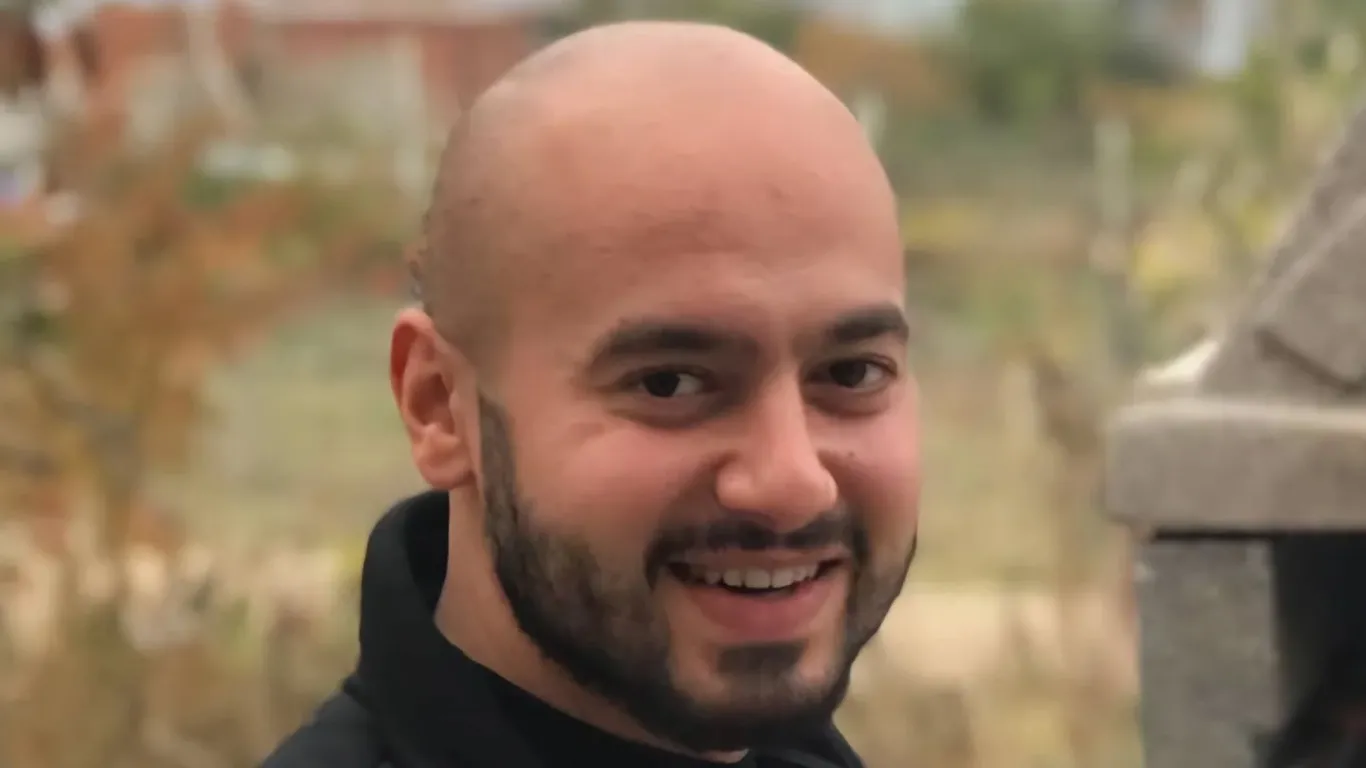 Otomobil takla attı; öğretmen öldü, eşi, çocuğu ve annesi yaralandı