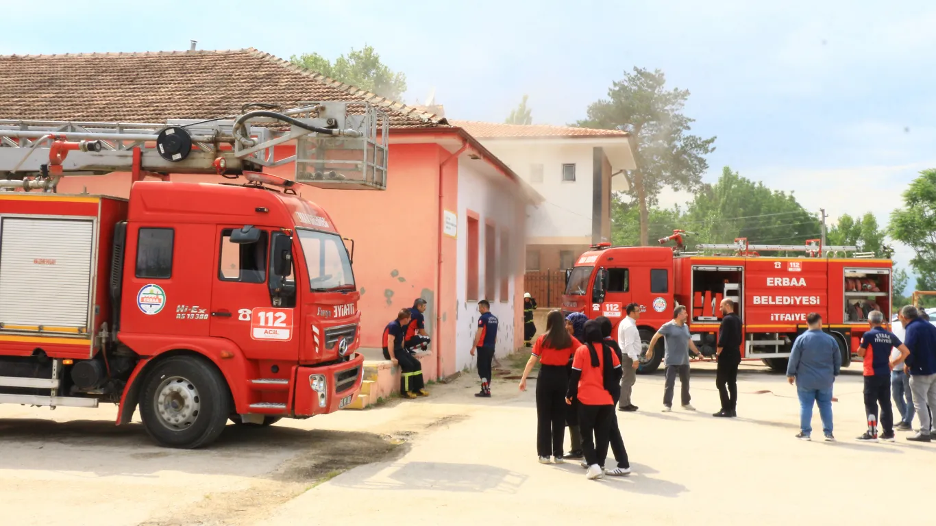 Tokat'ta lisede çıkan yangın söndürüldü