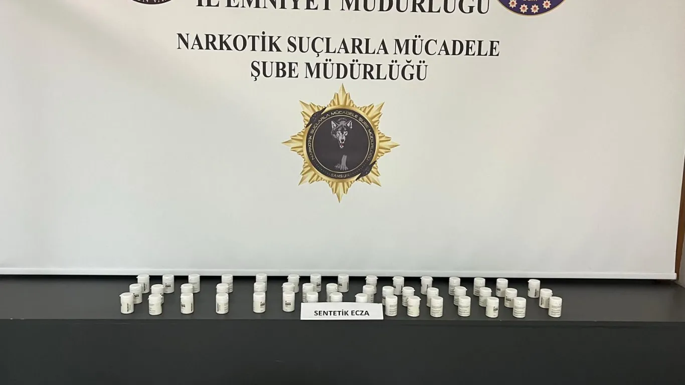 Samsun'da 5 bin 880 sentetik uyuşturucu hap ele geçirildi