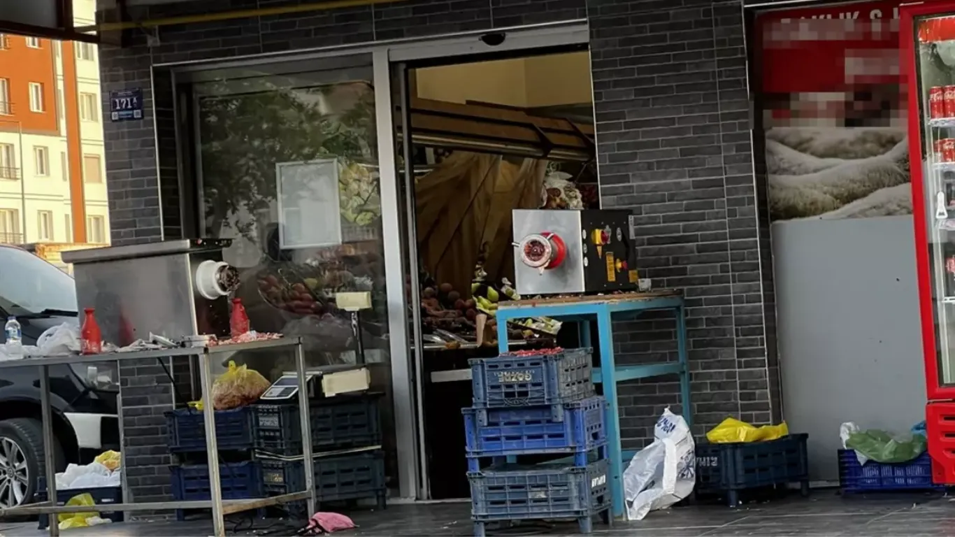 Elini kıyma makinesine kaptıran kasap hastaneye kaldırıldı