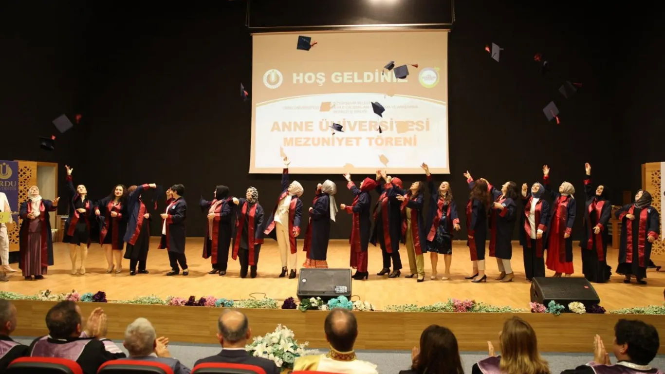 Ordu’da 21 anne üniversite mezunu oldu