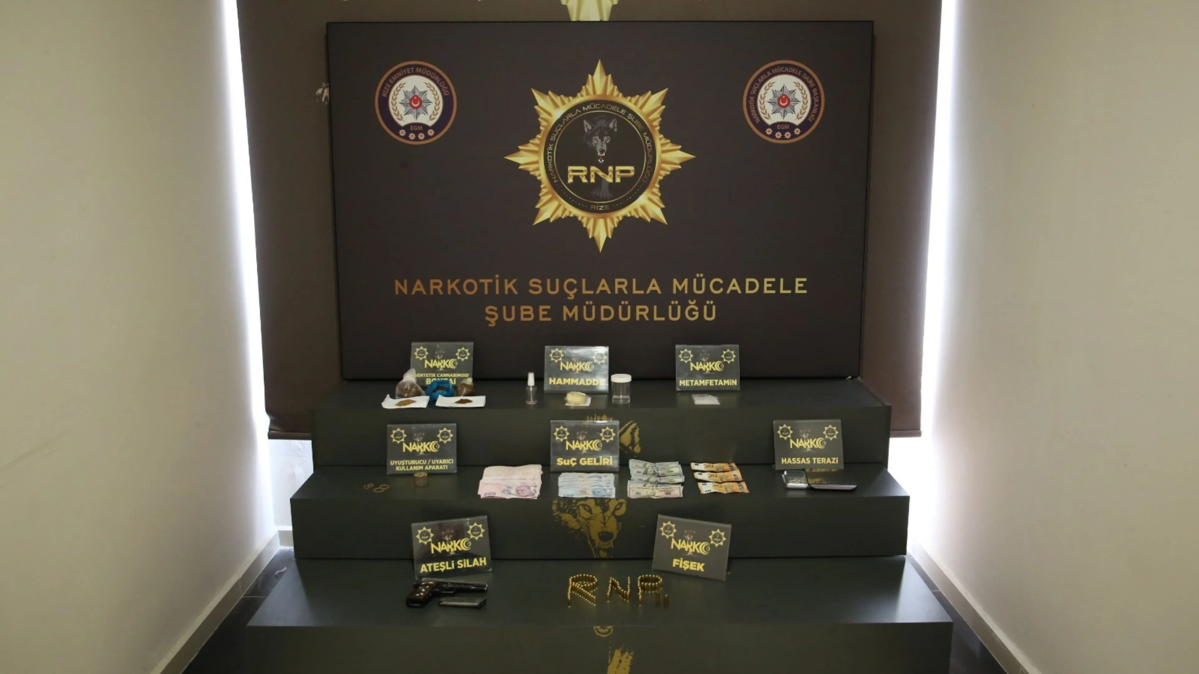 Rize'de eş zamanlı uyuşturucu operasyonu düzenlendi