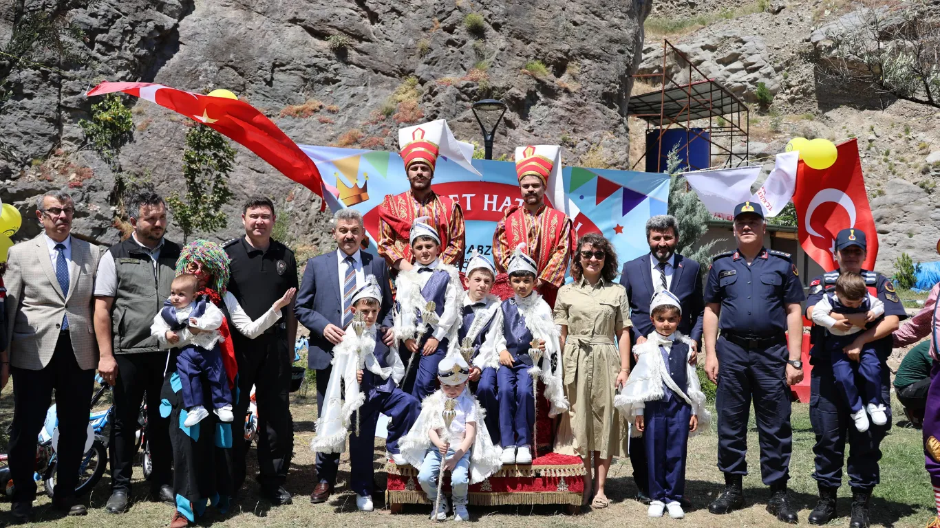 Artvin'de 18 çocuk için sünnet şöleni düzenlendi