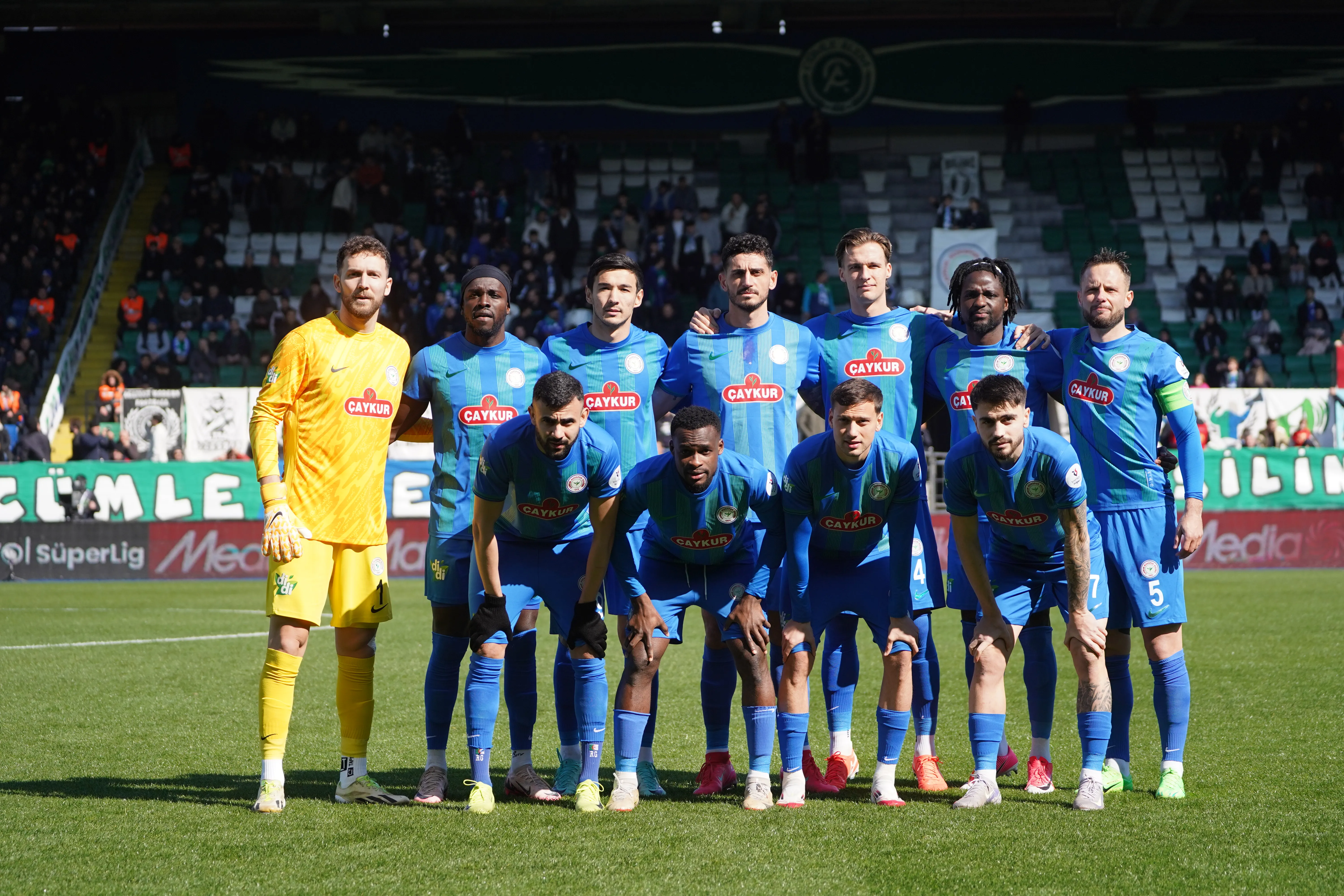 Çaykur Rizespor'da 7 futbolcu ile yollar ayrıldı