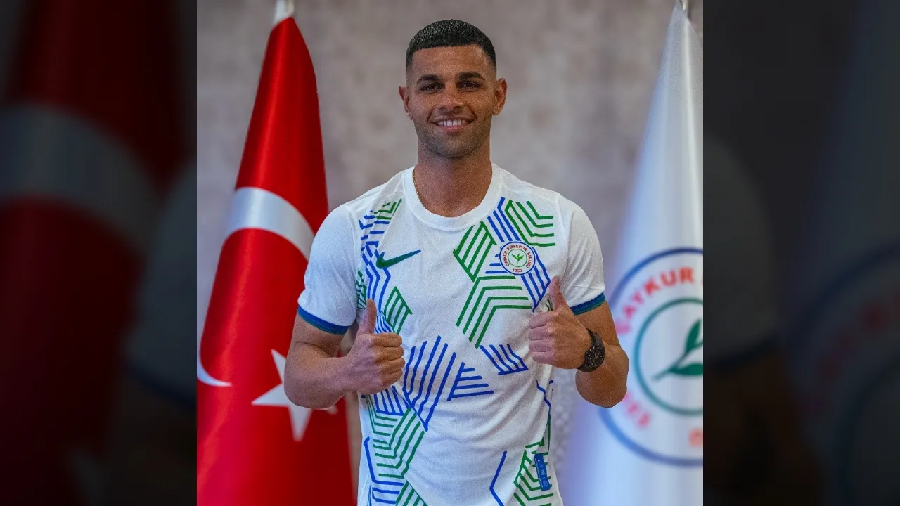 Çaykur Rizespor, Kaleci Erdem Canpolat'ı Transfer Etti