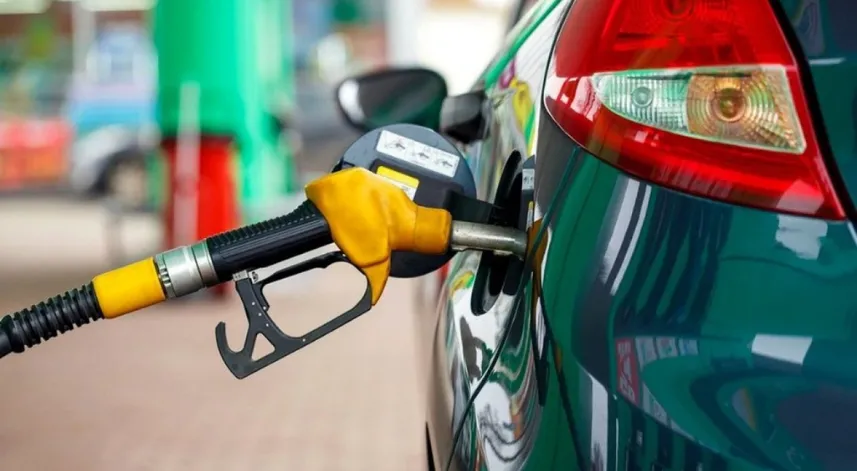 Akaryakıt tabelası yine değişti, yeni zam fiyatlara böyle yansıdı! 