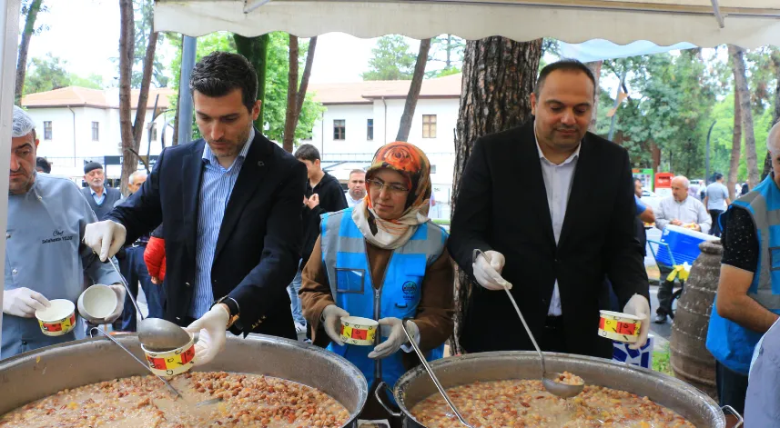 Erbaa’da 2 bin kişiye aşure ikramı