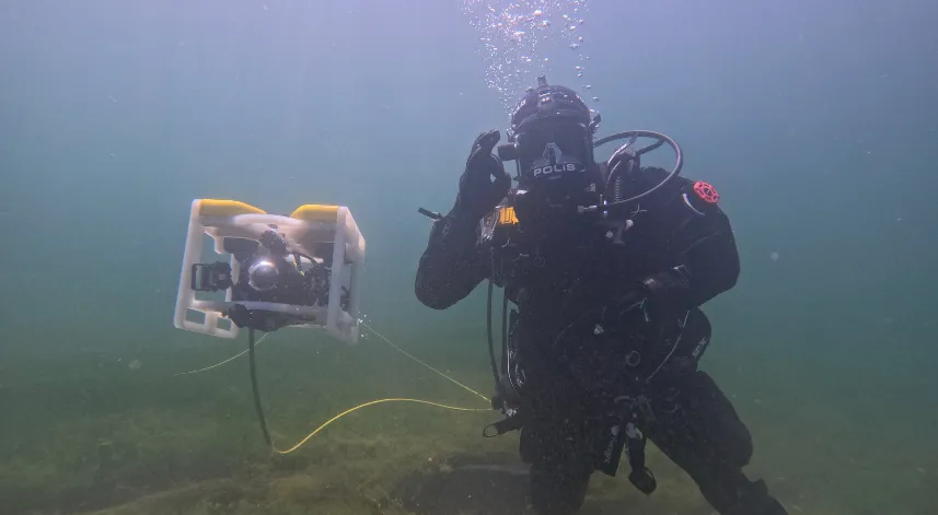 Karadeniz'in hırçın sularında ‘can’ nöbeti: Deniz polisleri zamana karşı yarışıyor