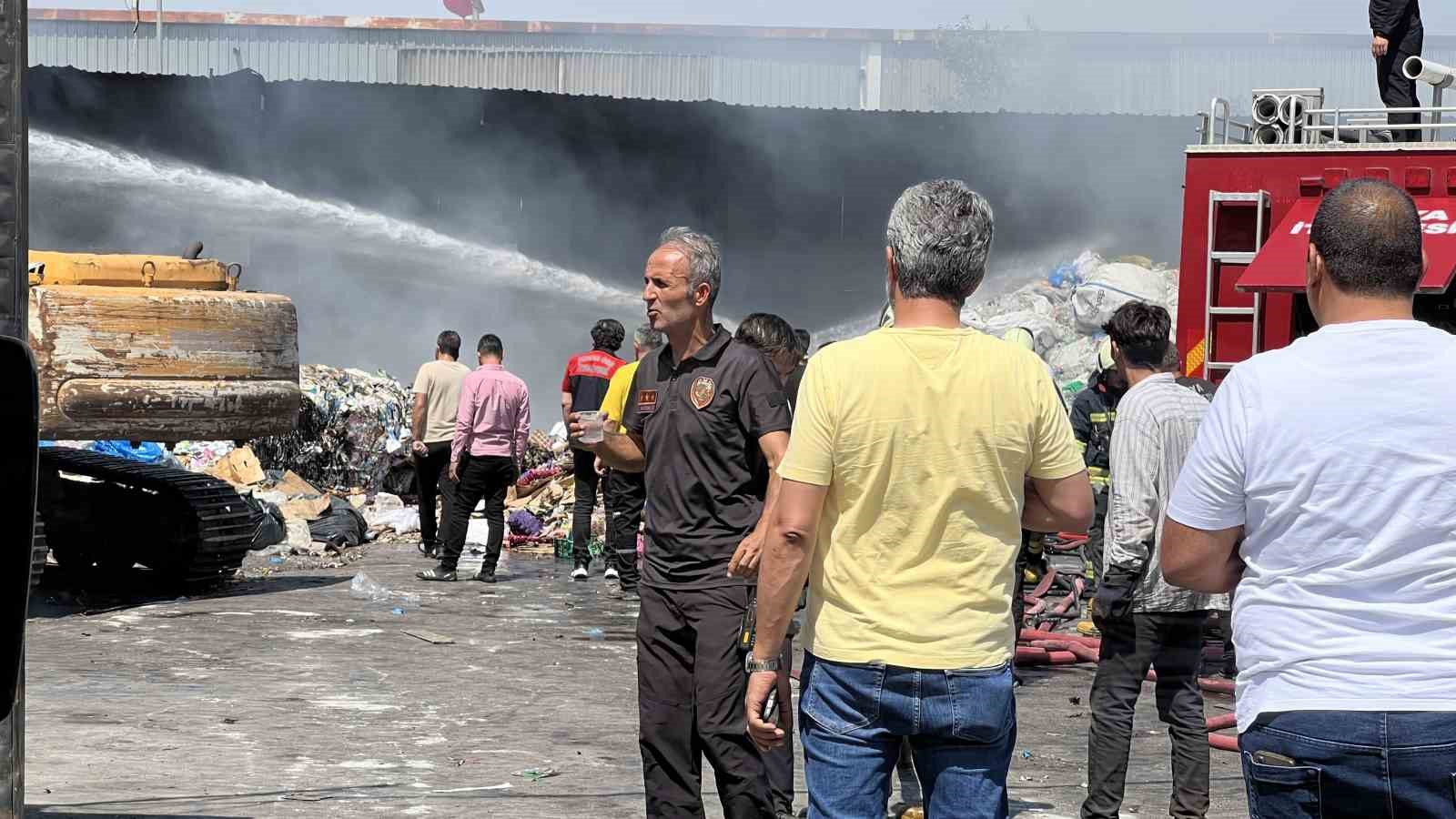 Konya’da fabrikada teneke sürtünmesi yangına neden oldu
