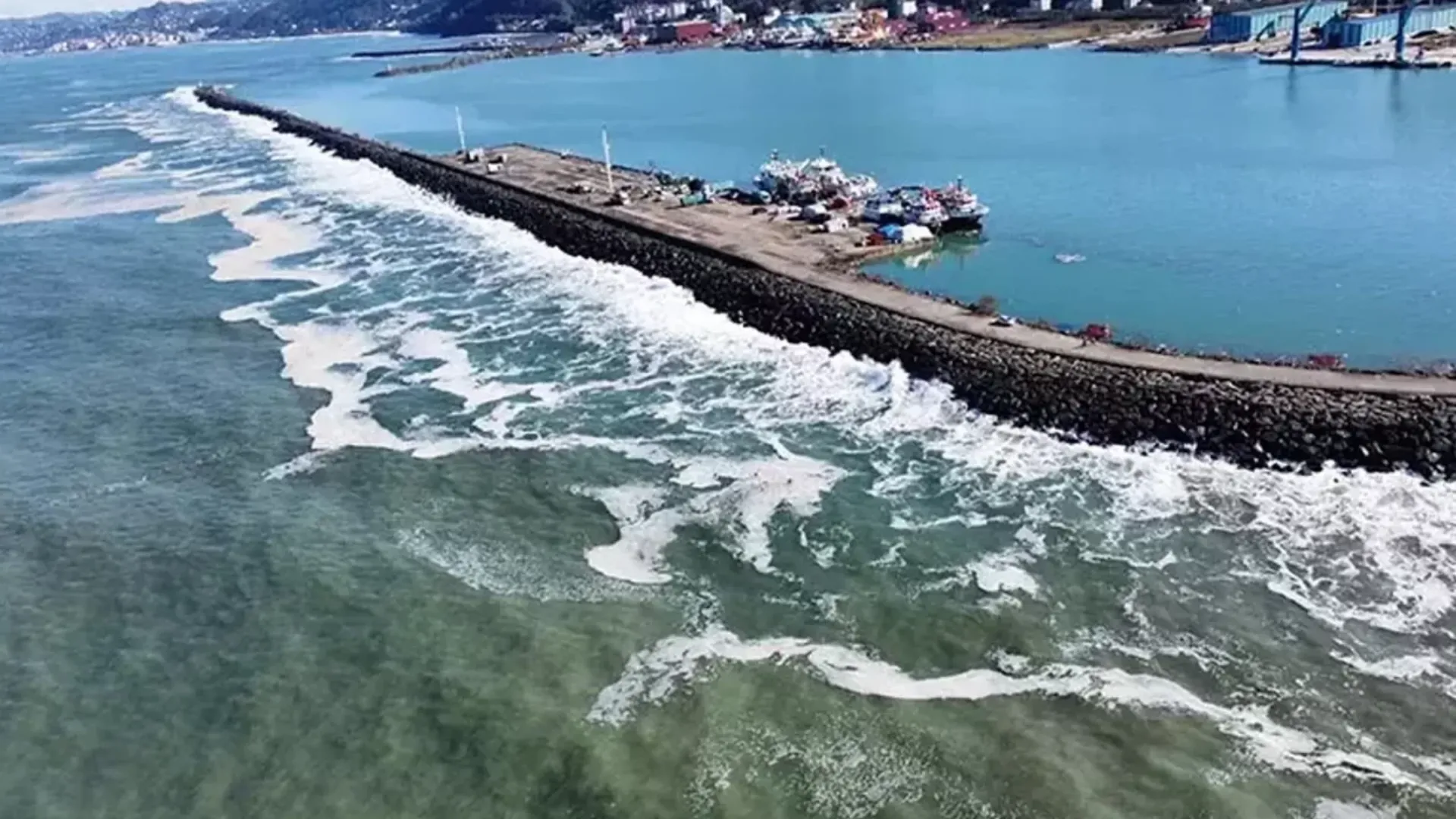 Trabzon'da denize girişlere bugün de izin verilmiyor