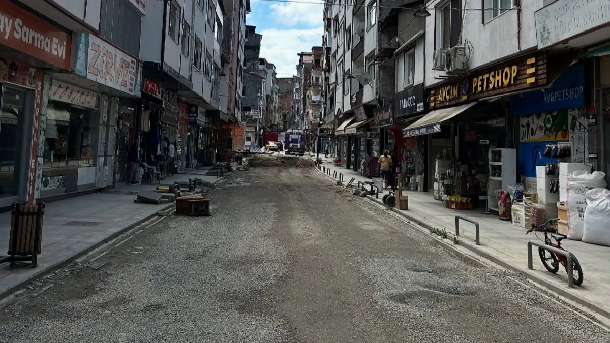 Ardeşen'de Cumhuriyet Caddesi 15 gün boyunca trafiğe kapalı olacak