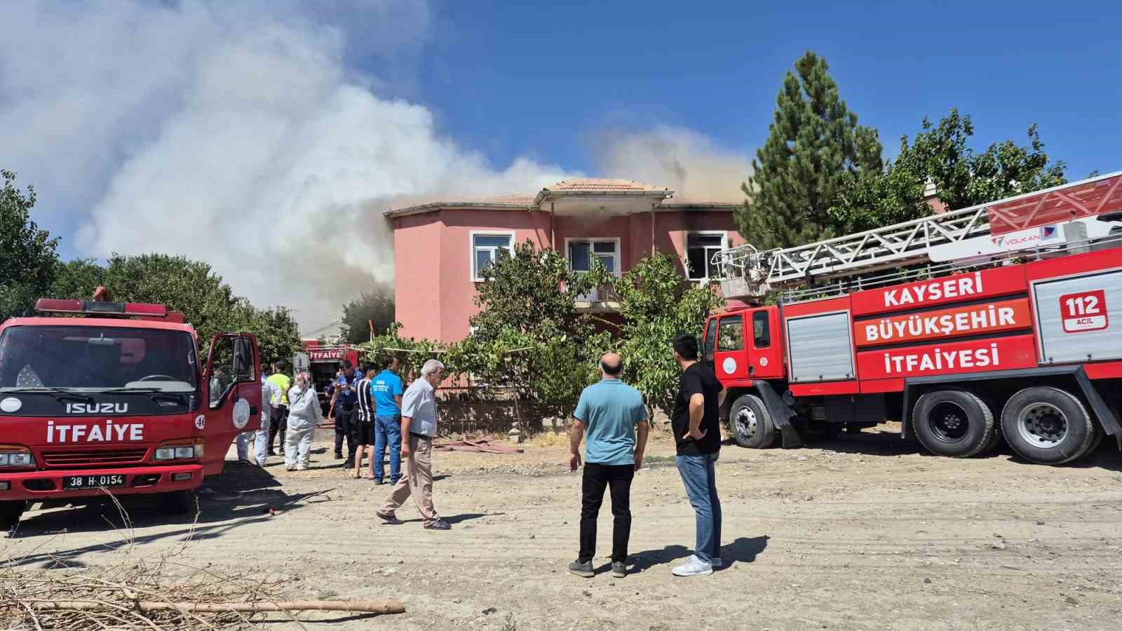 Depoda çıkan yangın söndürüldü