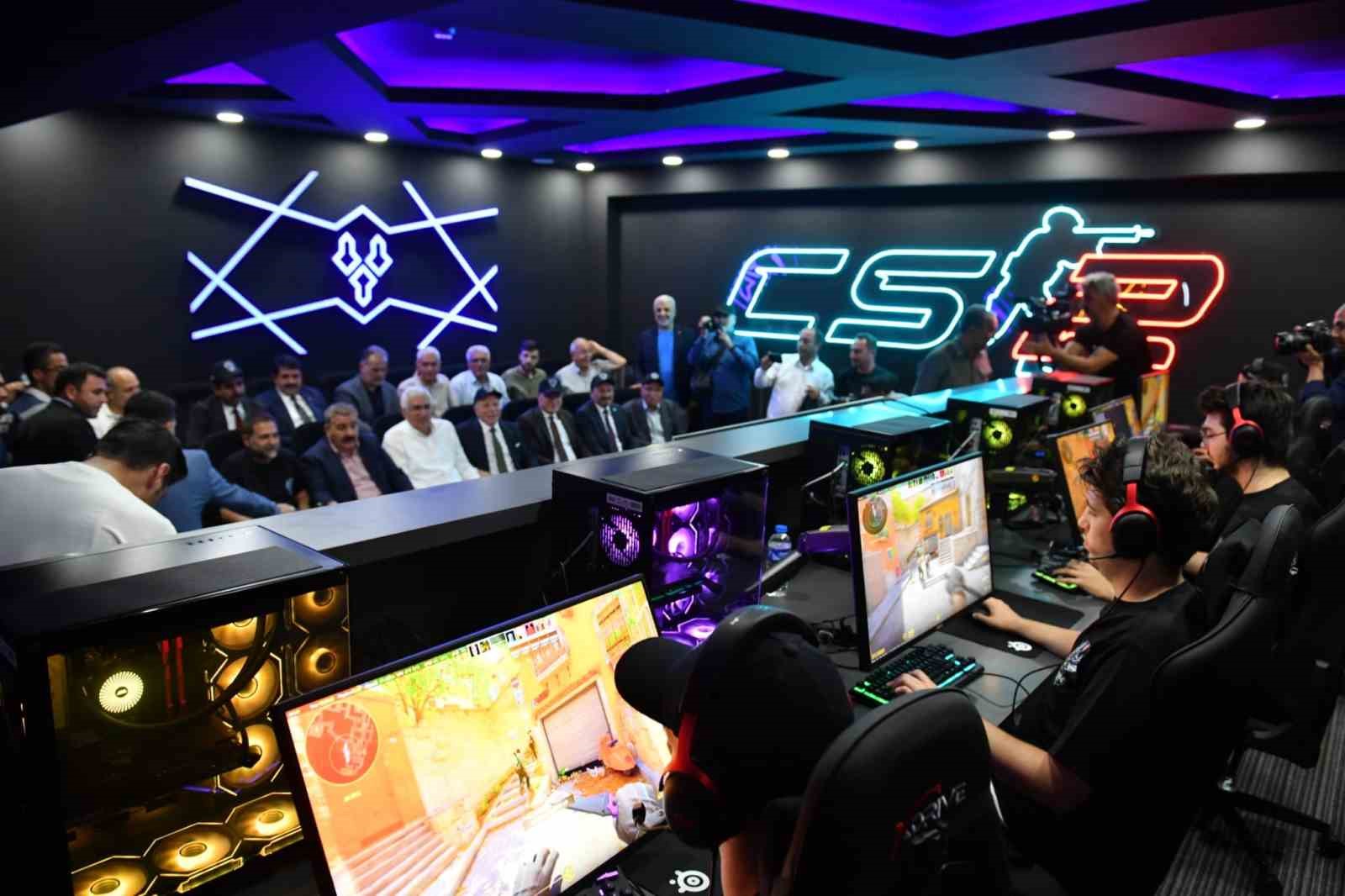 Doğu Anadolu Bölgesi’nin ilk ve tek Espor Akademisi Erzurum’da açıldı