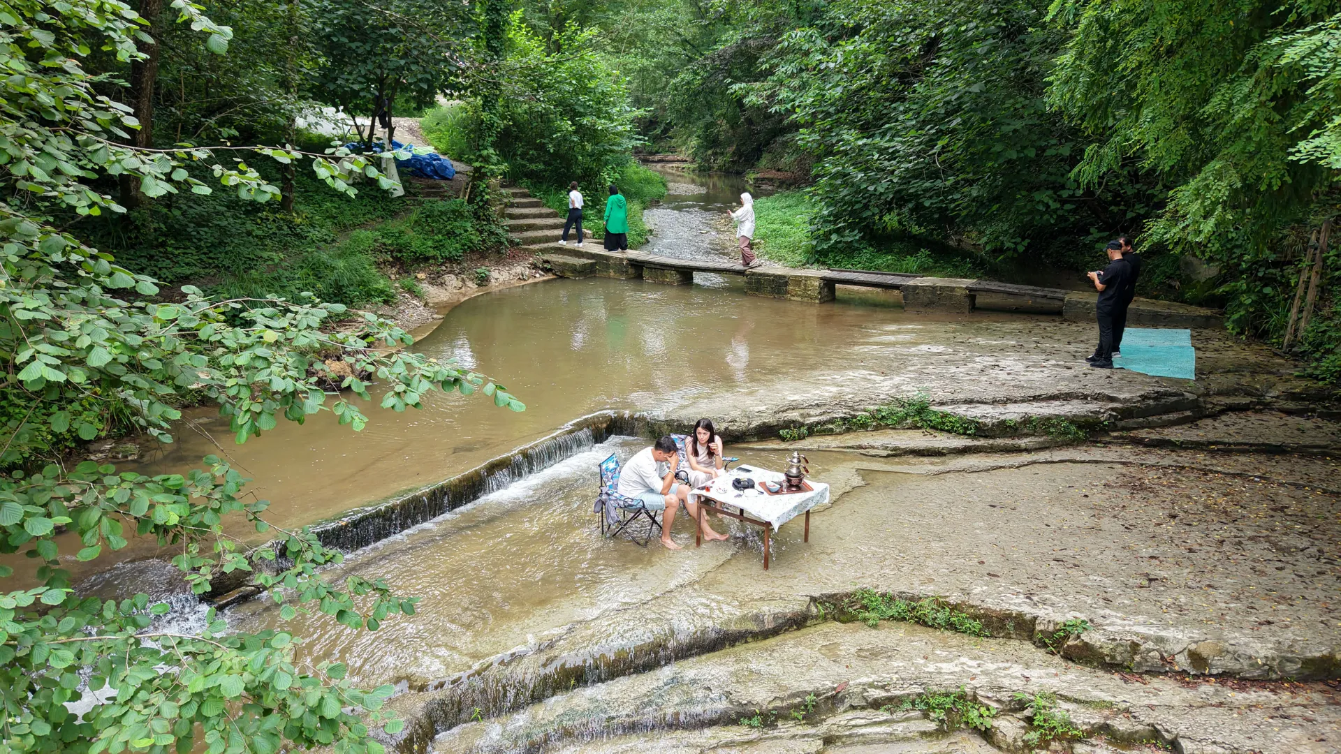 Turizmde ilçe halkının yüzünü güldüren şelale