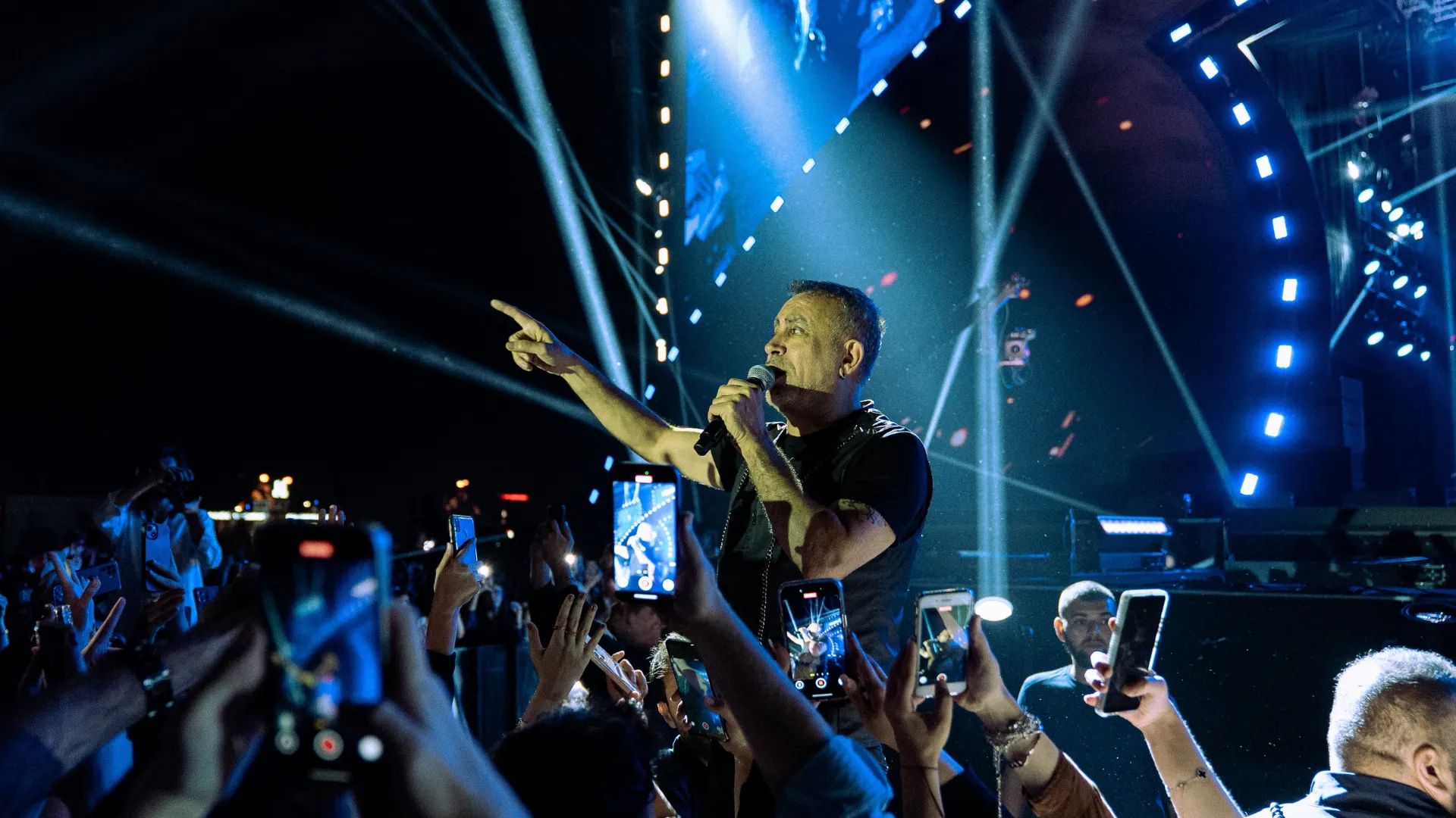 Erzurum’da Haluk Levent rüzgarı