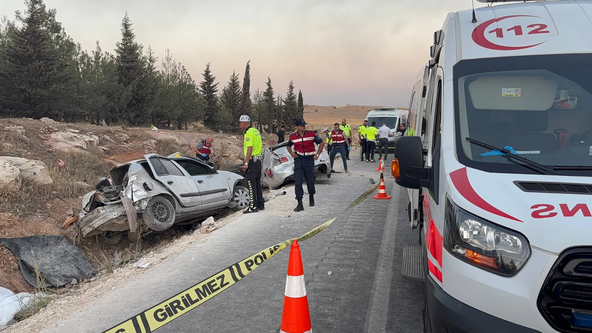 Gaziantep’te iki otomobil çarpıştı: 3 ölü, 3 yaralı