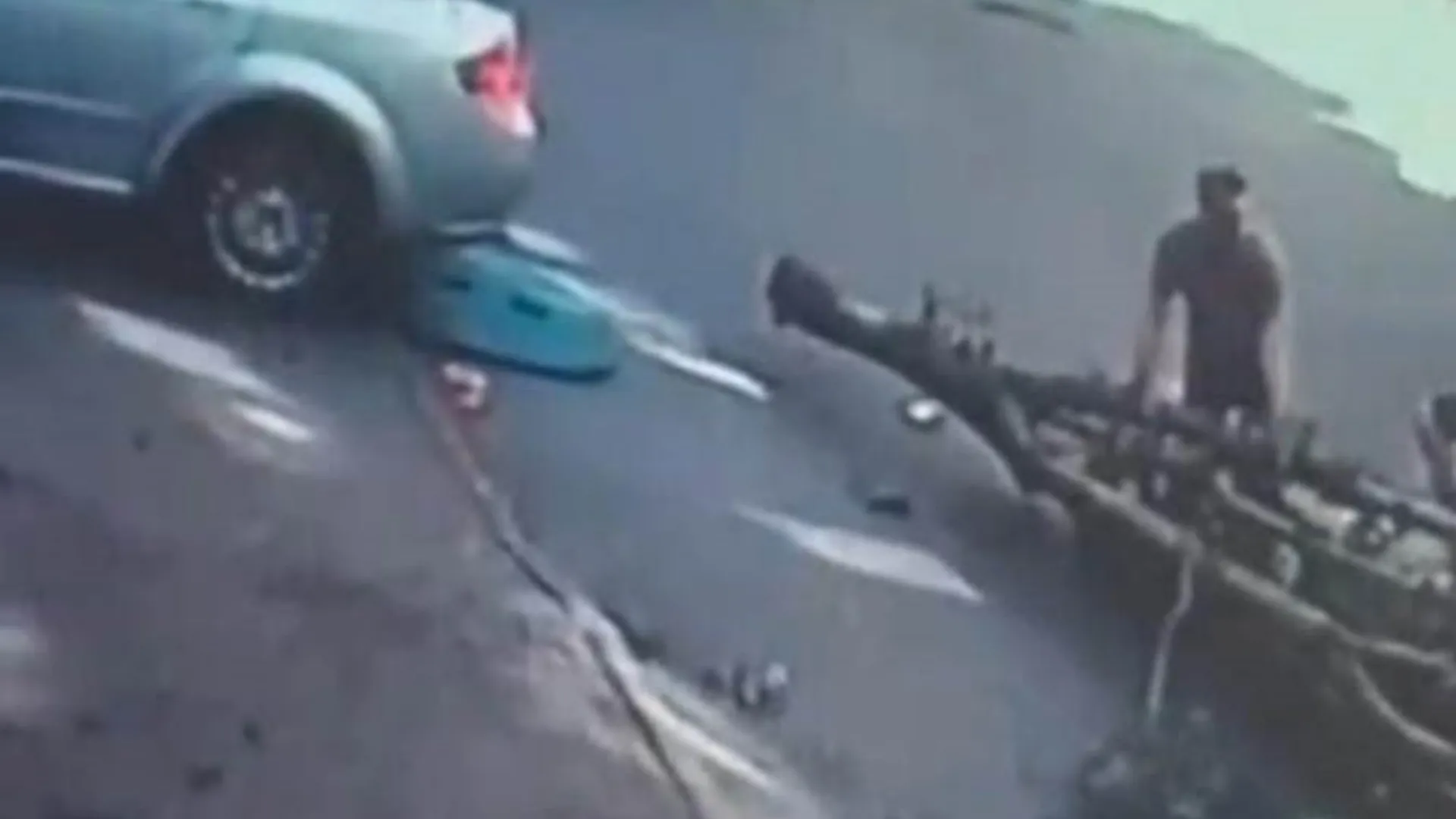 Kartal'da kopan dalın altında kalan genç oyuncu yaşam mücadelesi veriyor