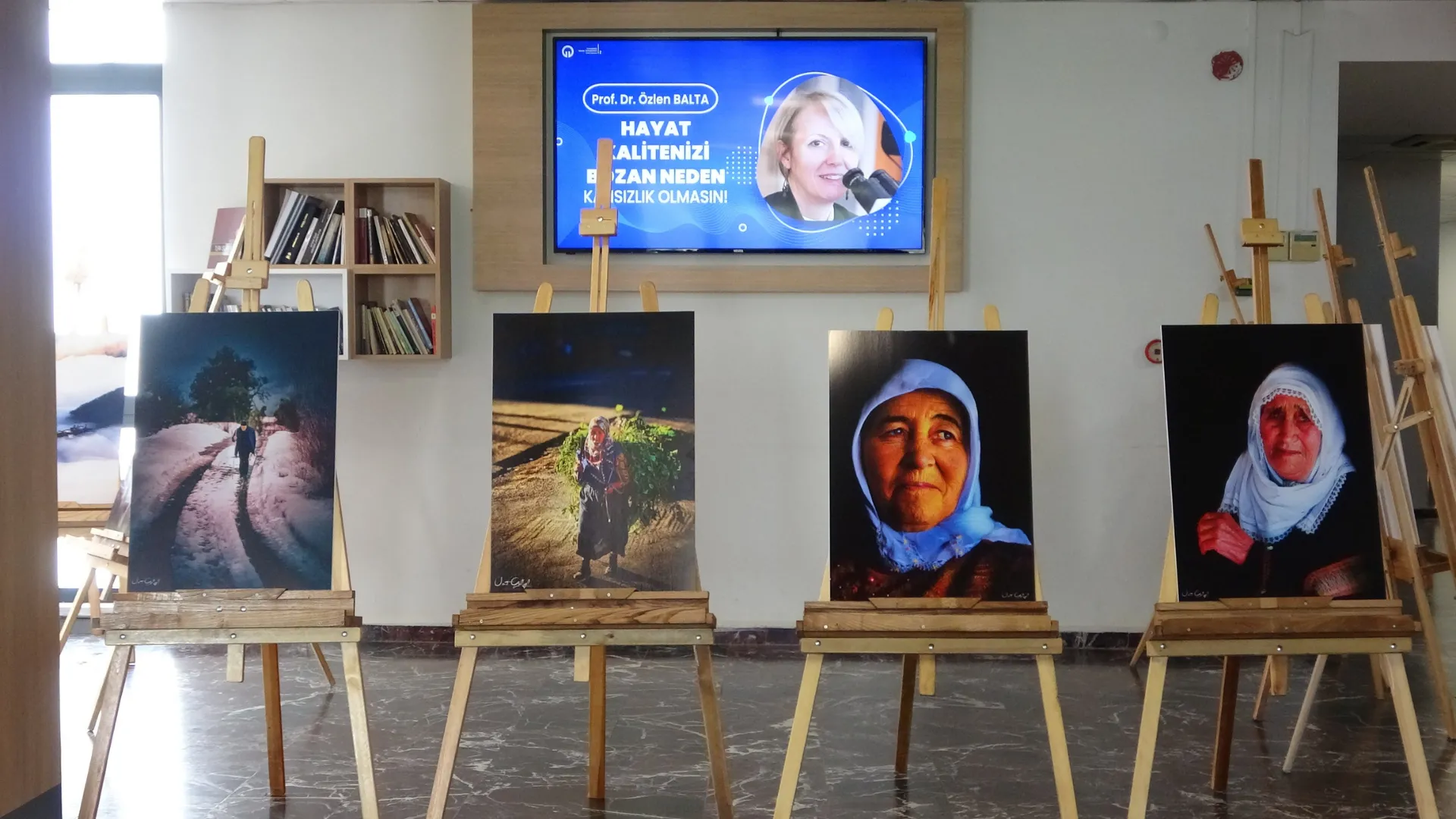 İlk fotoğraf sergisini çalıştığı hastanede açtı