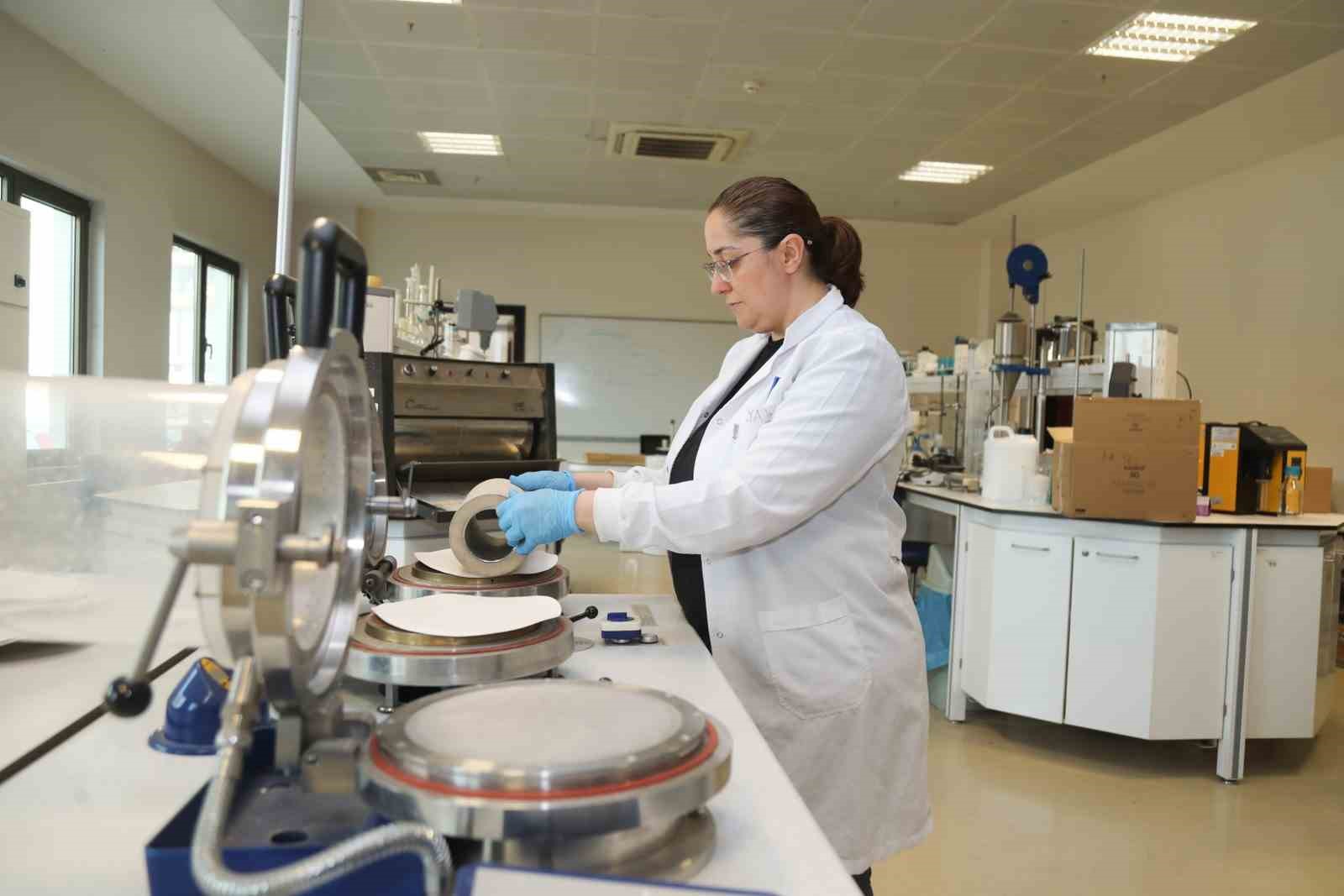 Kâğıt atıkları doğada çözünebilir saksıya dönüşecek