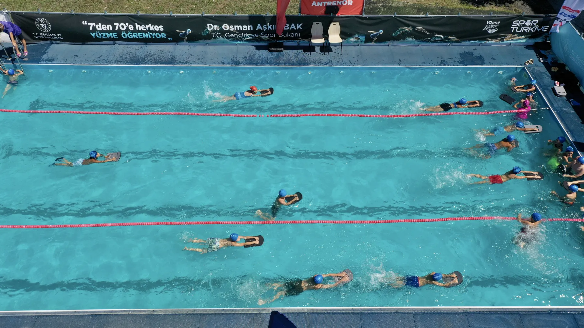 Giresun'da 25 bin çocuk ve genç yüzme öğrendi