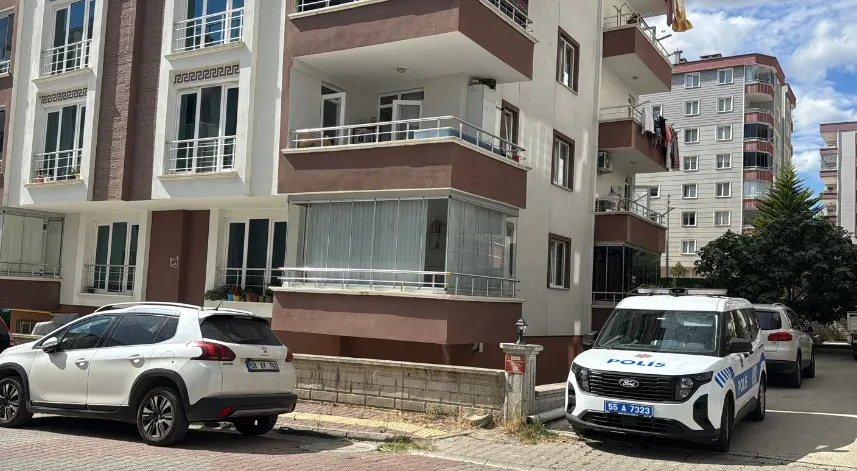 Perde takarken 3’üncü kattan düşen üniversite öğrencisi yaralandı