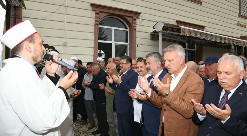 Trabzon'da denizde boğulan çocuğun cenazesi defnedildi