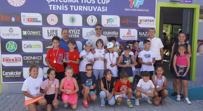 Çaycuma’da minik tenisçiler kupa için yarıştı