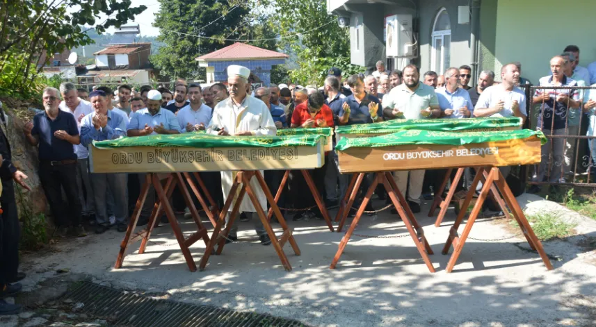 Ordu'da patpat kazasında ölen aynı aileden 4 kişi toprağa verildi