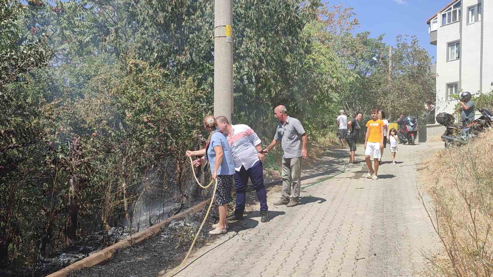Keşan’da çocukların patlattığı torpilden çıkan yangın mahalleliyi seferber etti