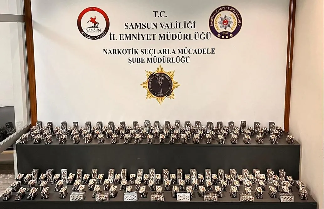 Samsun'da 14 bin 331 sentetik ecza hap ele geçirildi