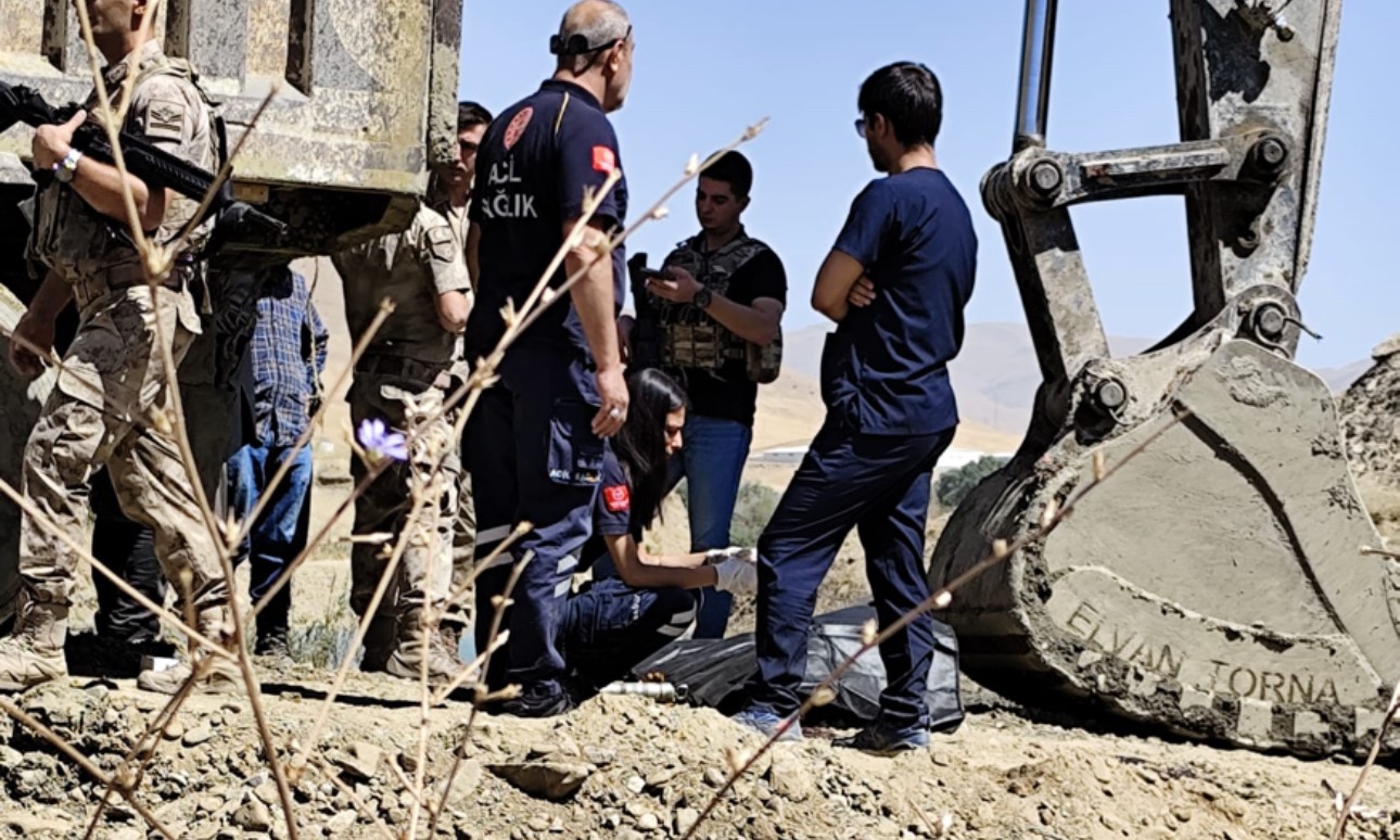 Yüksekova’da iş kazası: 25 yaşındaki operatör Servet Arslan hayatını kaybetti