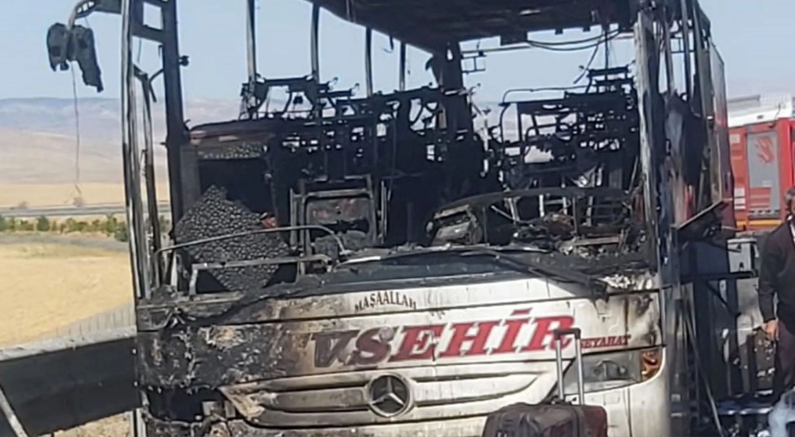 Ankara’da seyir halindeki yolcu otobüsü yandı