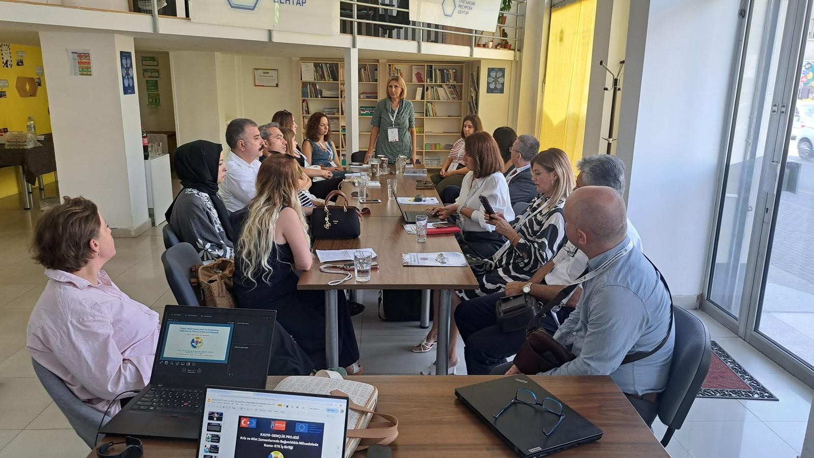 Kriz anlarında bağımlılıkla mücadele masaya yatırıldı