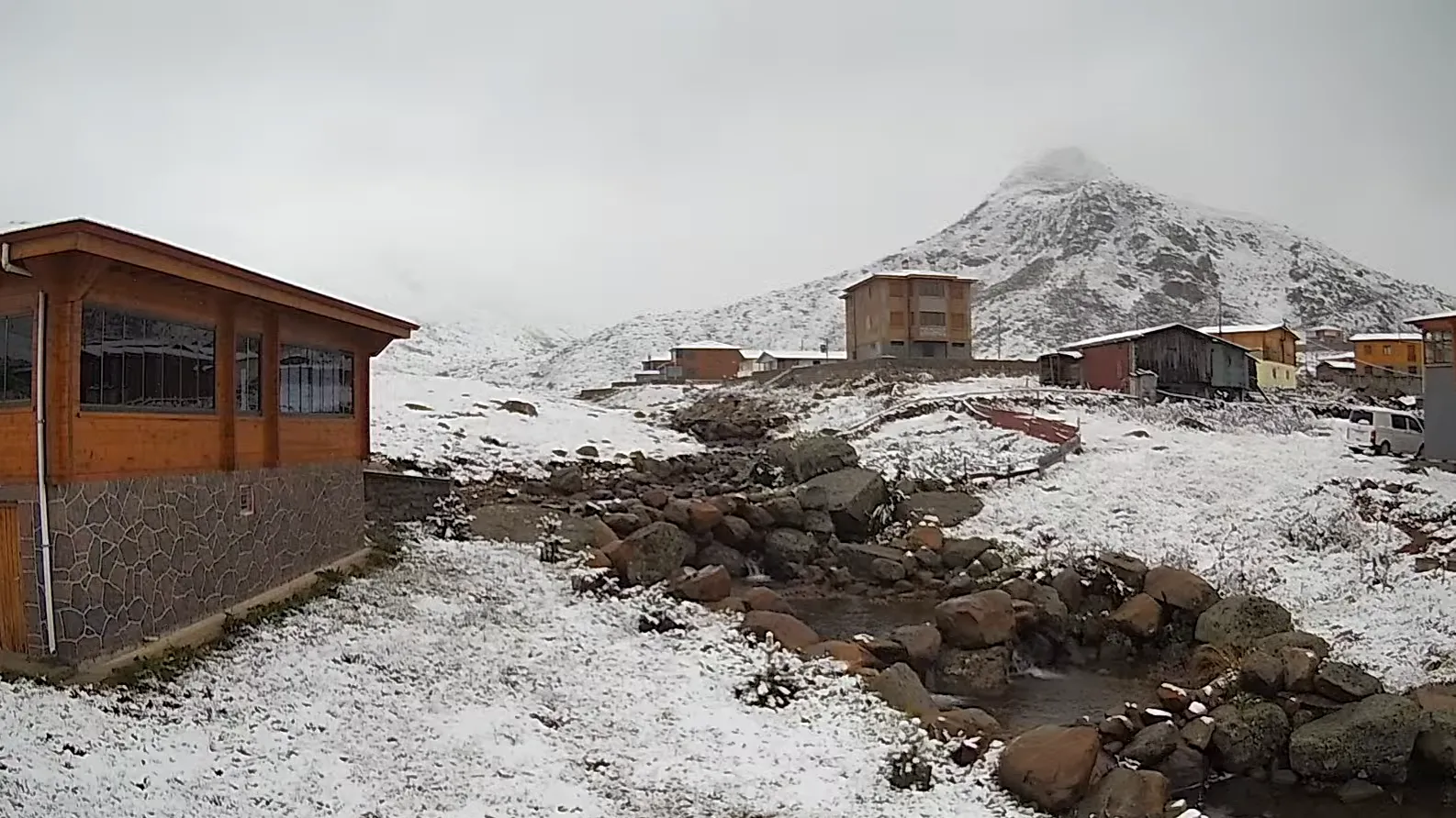 Rize’de Eylül Ayında Kar Yağdı 