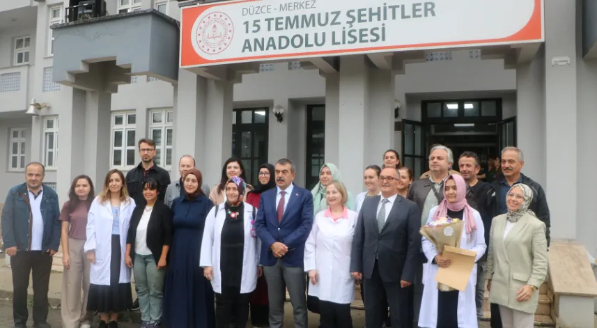 Bakan Tekin’den okullara sürpriz ziyaret