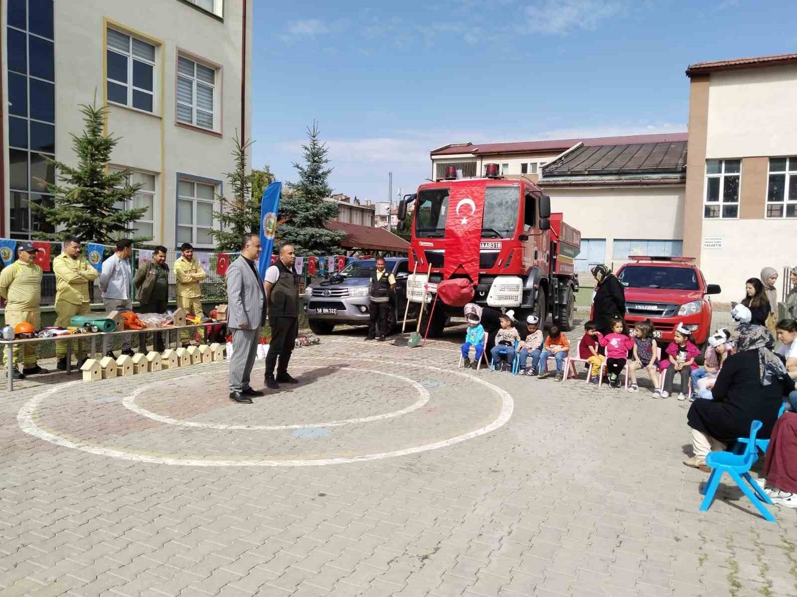 Minikler orman yangınlarına karşı bilinçlendirildi