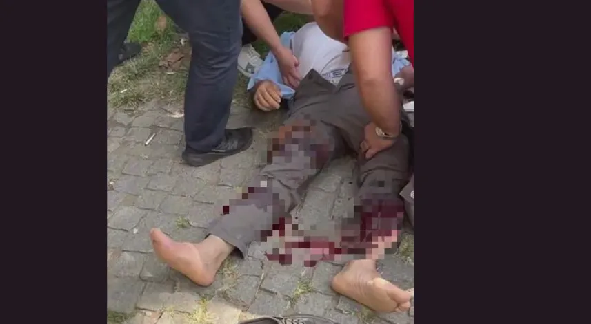 Tartıştığı kişiyi tabancayla bacaklarından vurdu