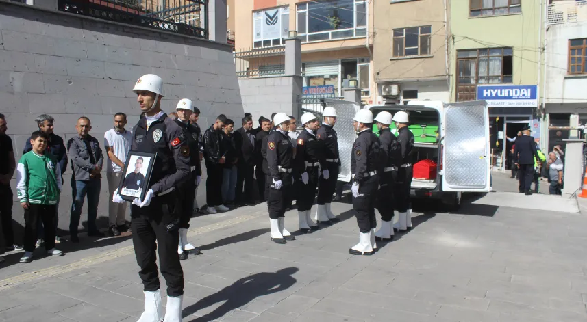 Kazada hayatını kaybeden polis meslek yüksekokulu öğrencisi, son yolculuğuna uğurlandı