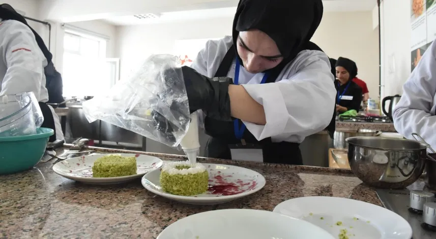 Gastronomi Lisesi gençleri bekliyor