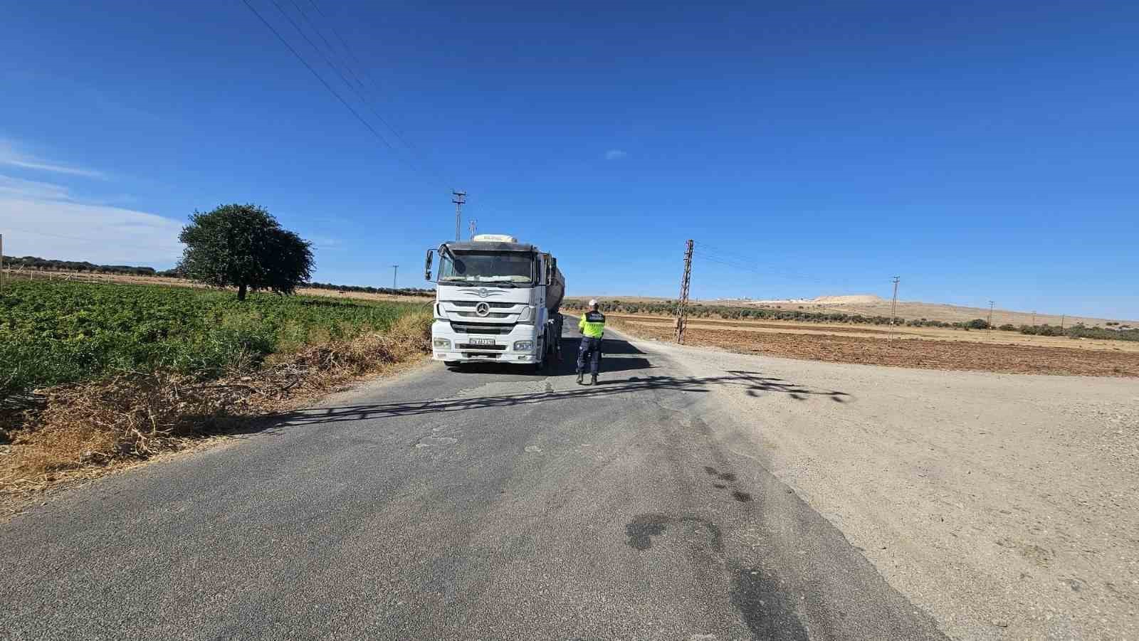 Yük taşıyan araçlara tonaj ve branda denetimi