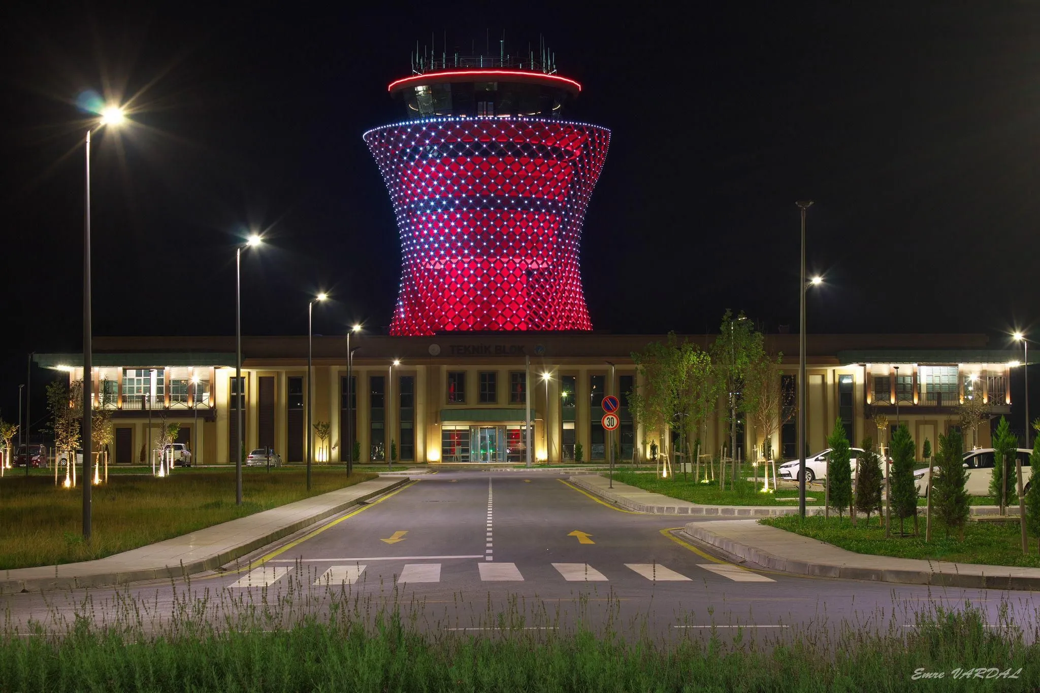 Trabzon Uçağı Rize’ye Yönlendirildi