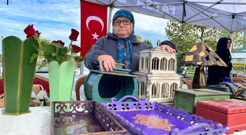 Yaşlılar Günü’nde el emeği ürünler sergilendi