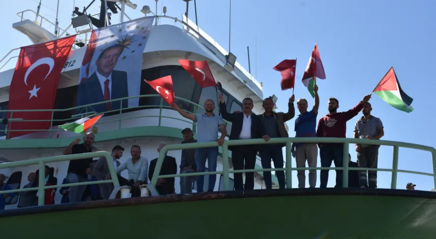 Trabzon'da denizciler Filistin ve Küresel Sumud Filosu'na destek için Karadeniz'e açıldı