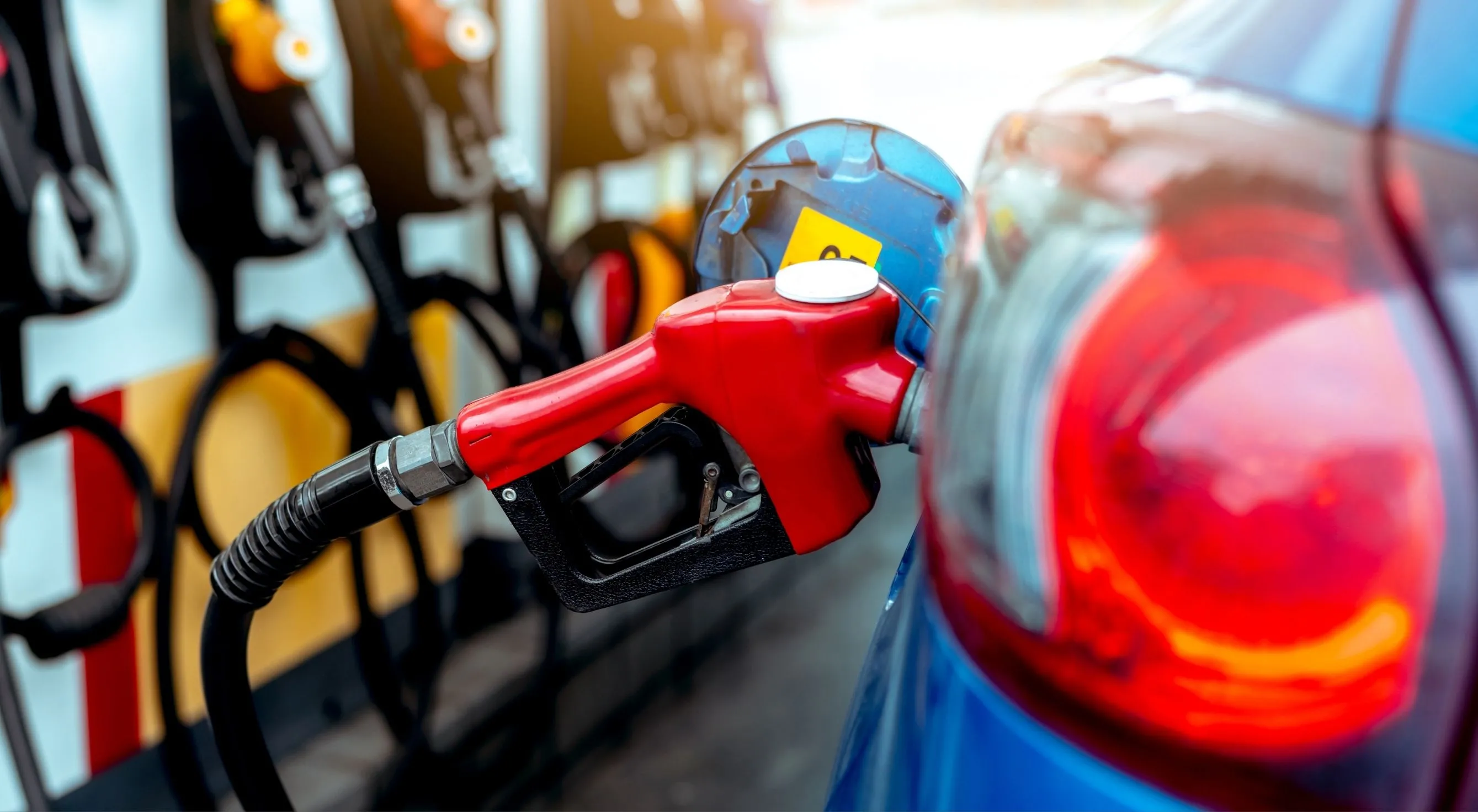 Akaryakıtta indirim müjdesi! Hem benzin hem de motorin de fiyat değişiyor