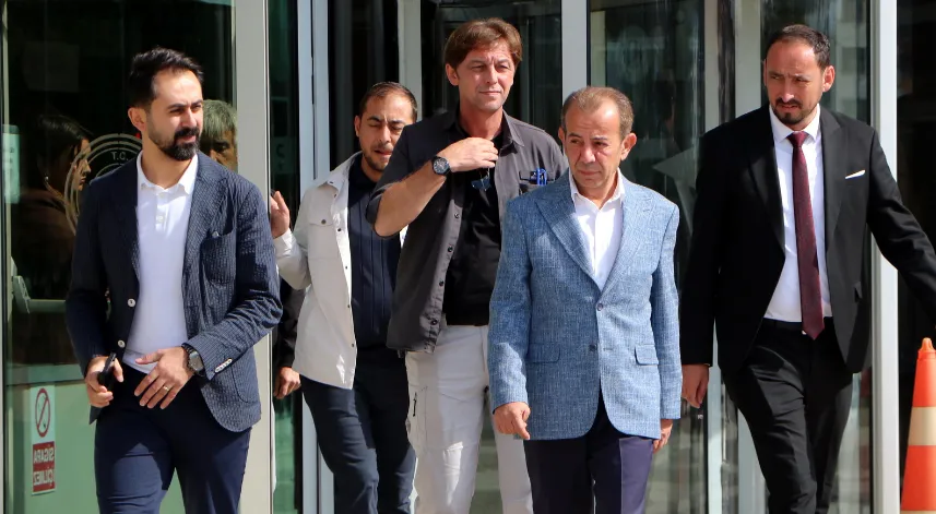 Nefret ve ayrımcılık suçlamasıyla yargılanan Tanju Özcan’ın duruşması ertelendi