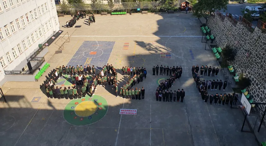 Trabzon, Giresun ve Ordu'da öğrencilerden Filistin için farkındalık etkinliği